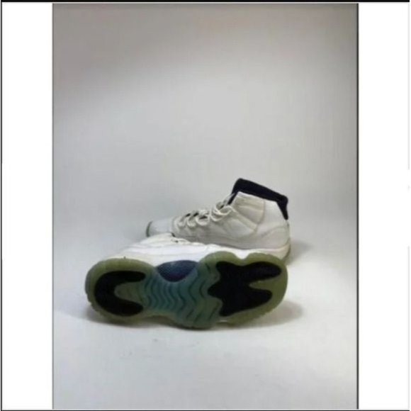 Nike Sz 5.5 Y Air Jordan 11 Retro Legend Blue Sneakers - Picture 6 of 7